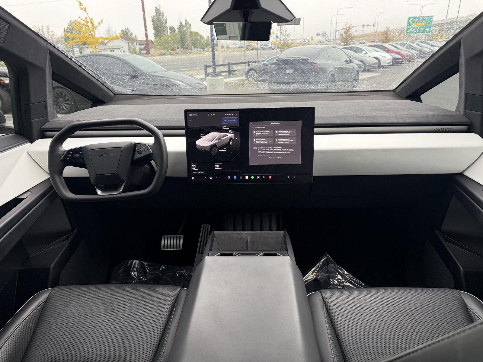 2024 Tesla Cybertruck Cyberbeast - Photo 23