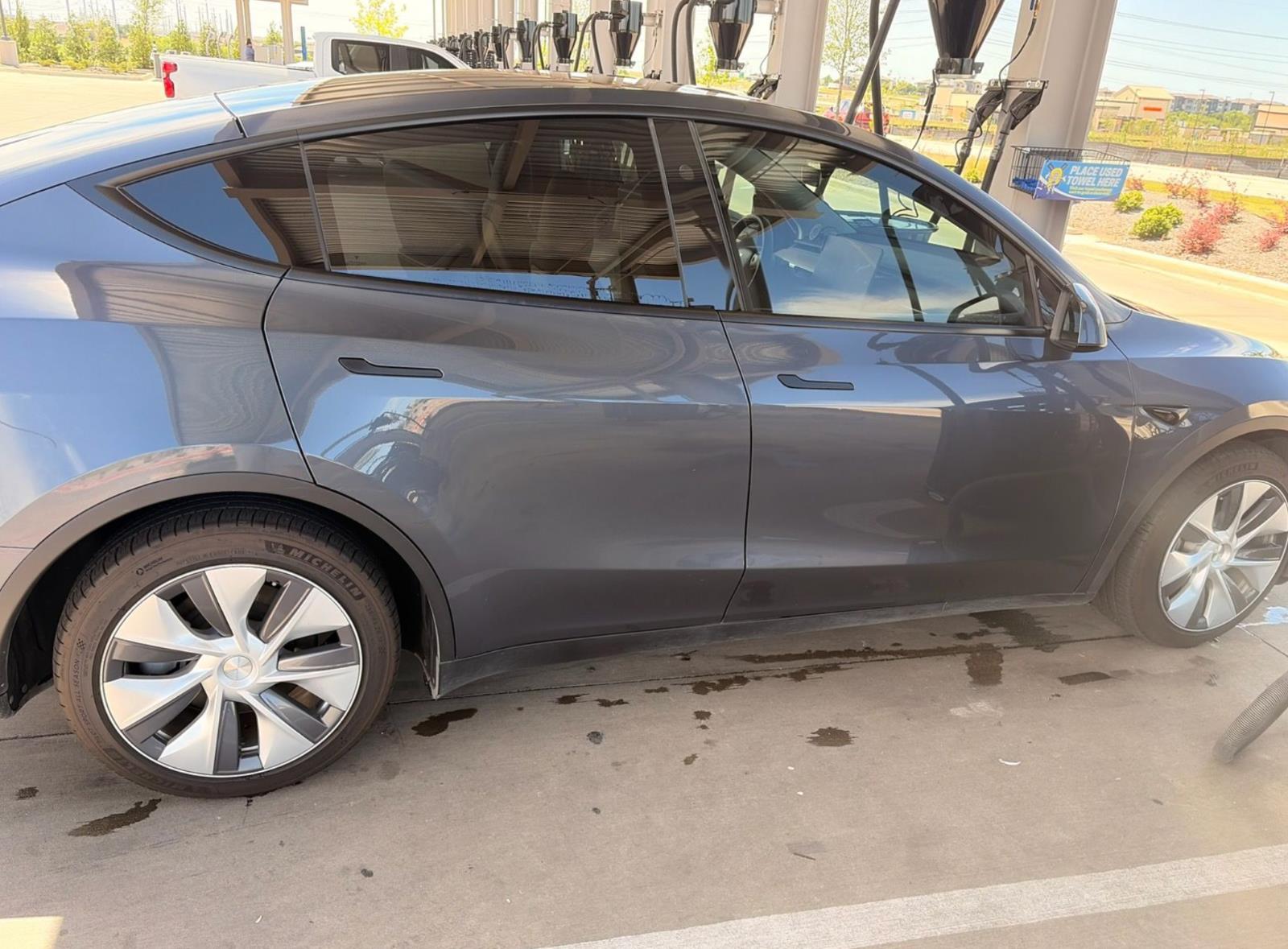 2023 Tesla Model Y Long Range Dual Motor All-Wheel Drive's photo