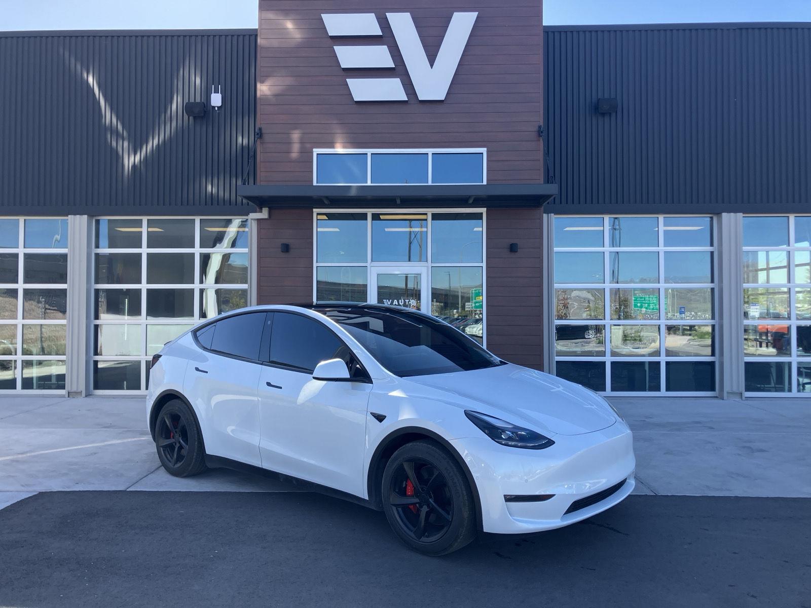 2022 Tesla Model Y Performance Dual Motor All-Wheel Drive's photo