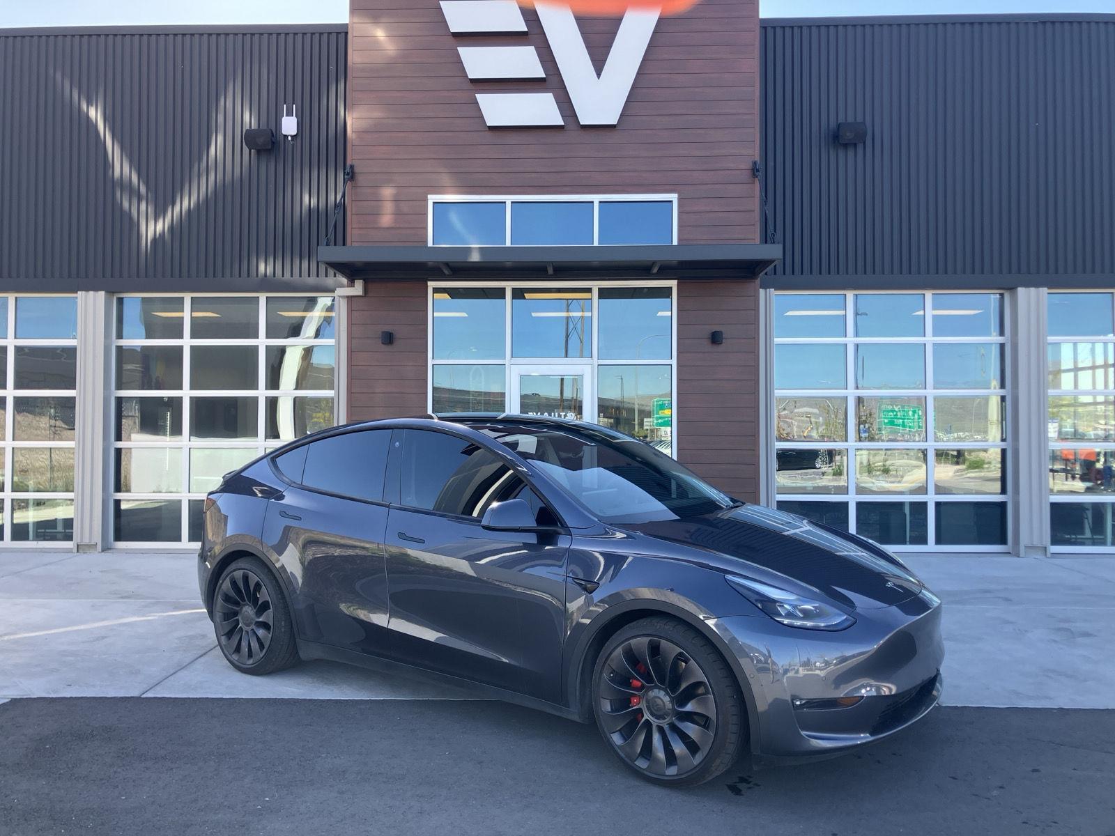 2022 Tesla Model Y Performance Dual Motor All-Wheel Drive's photo
