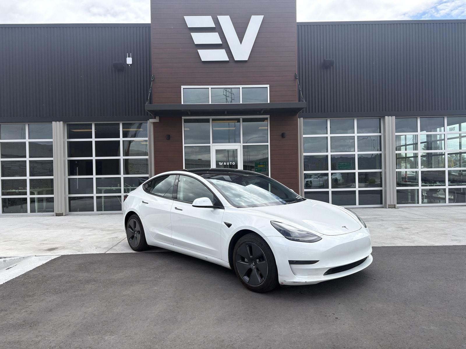 2023 Tesla Model 3 -'s photo