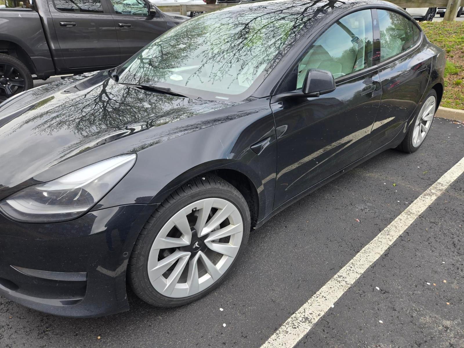 2022 Tesla Model 3's photo