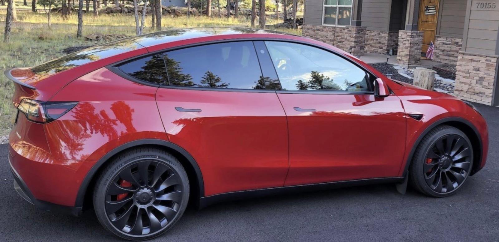 2022 Tesla Model Y's photo