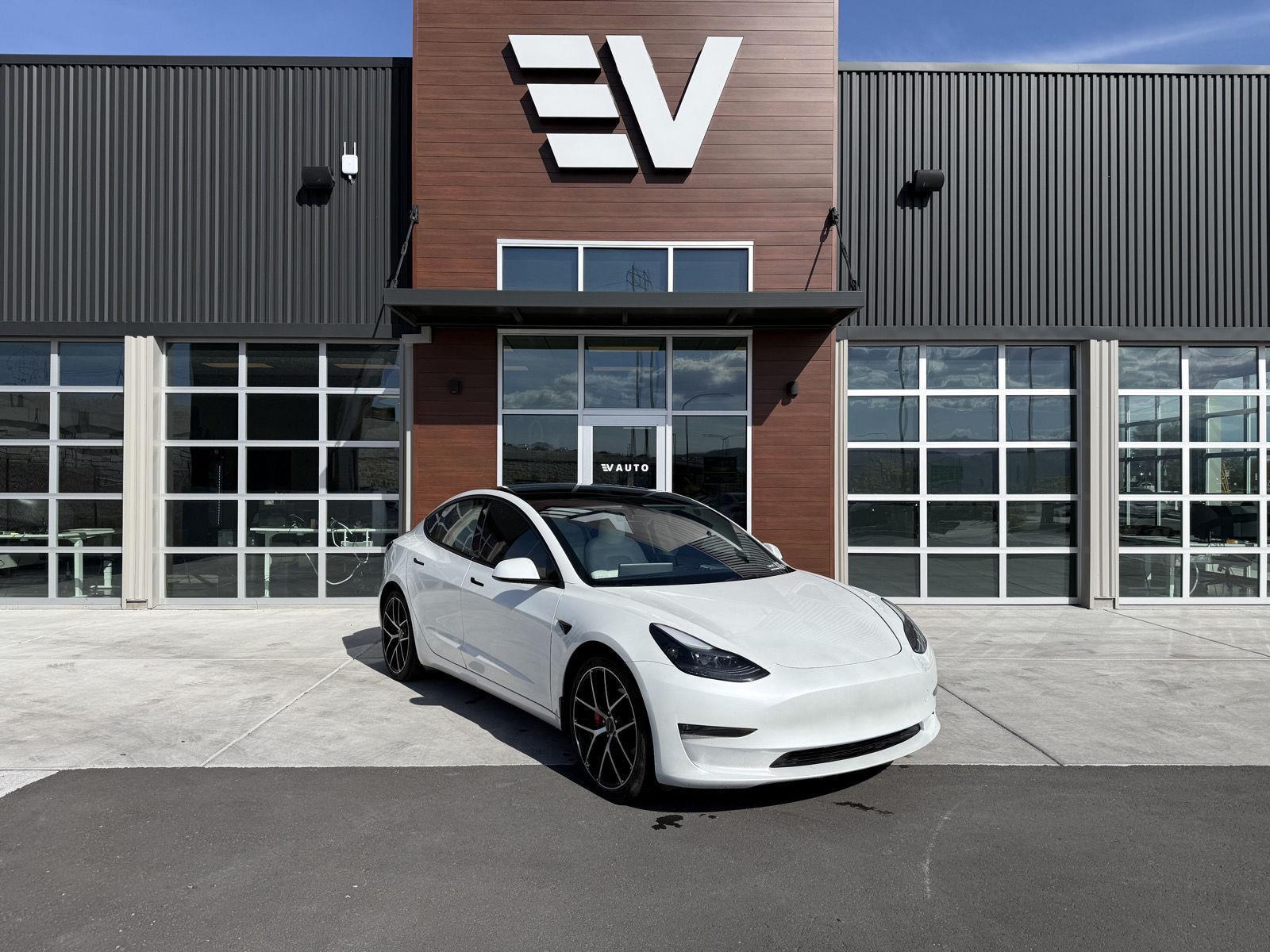 2023 Tesla Model 3 Performance's photo