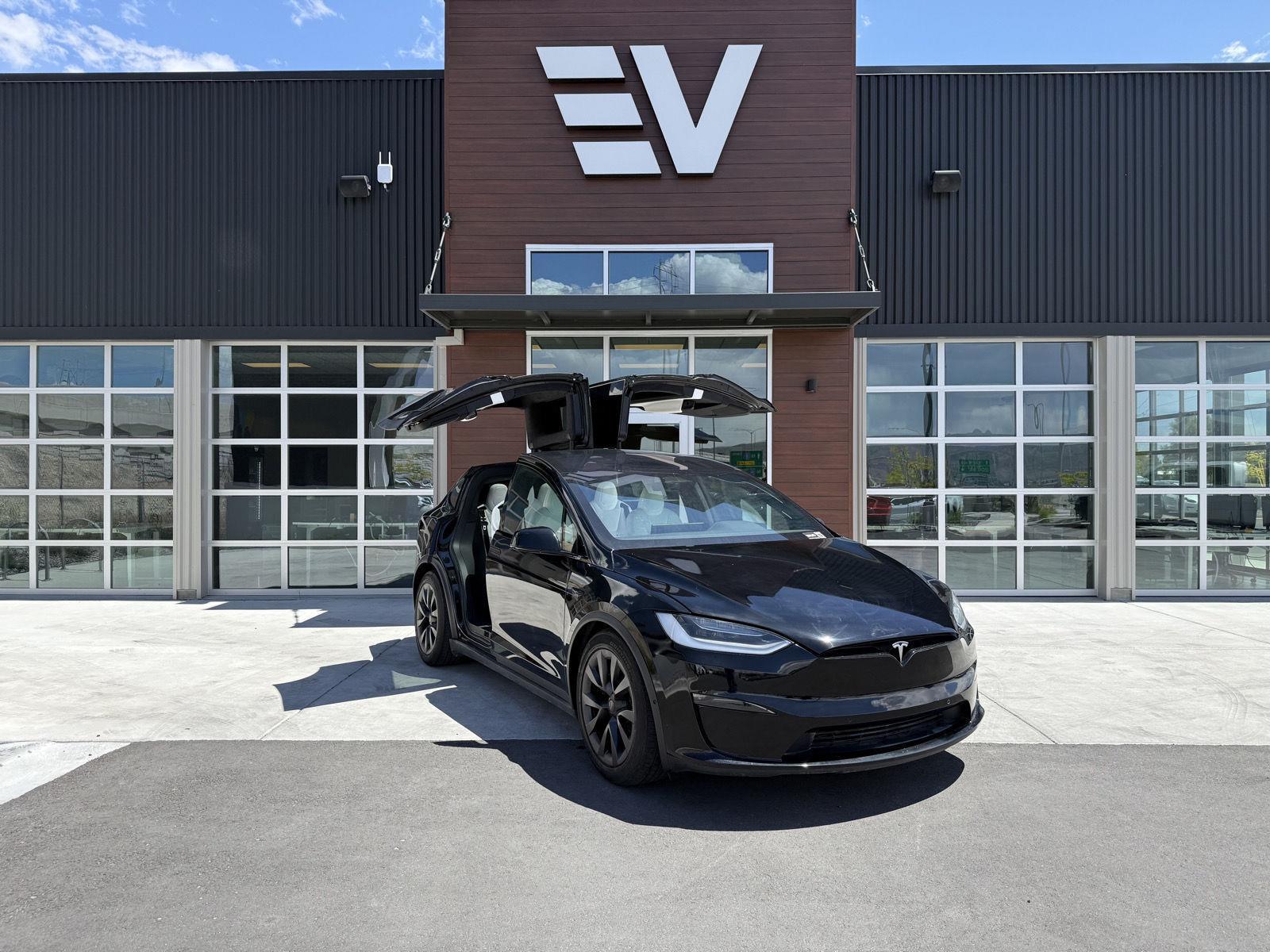 2022 Tesla Model X Long Range's photo