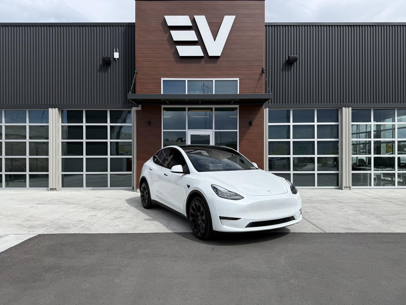 2023 Tesla Model Y Long Range Dual Motor All-Wheel Drive's photo