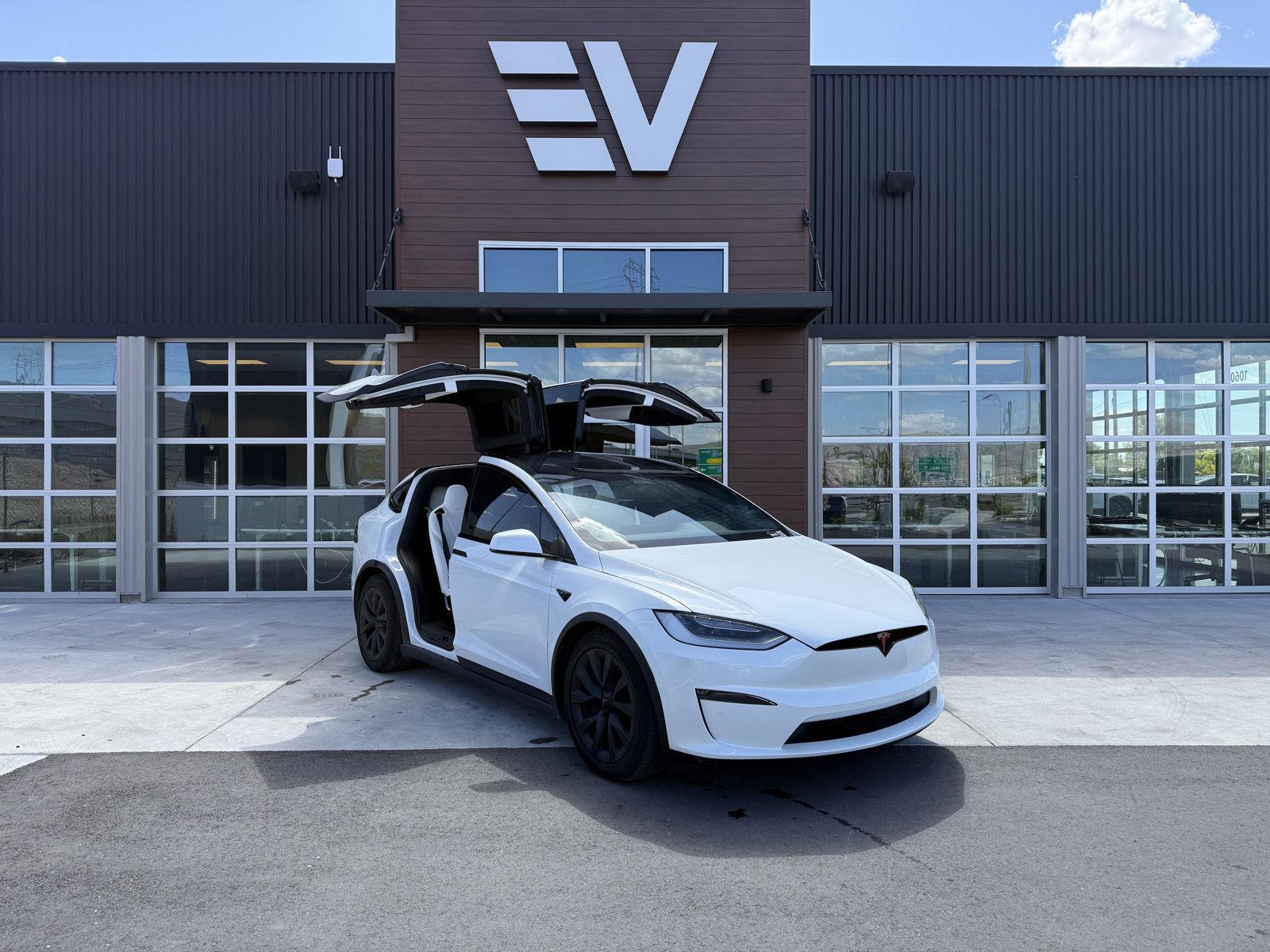 2022 Tesla Model X Plaid's photo