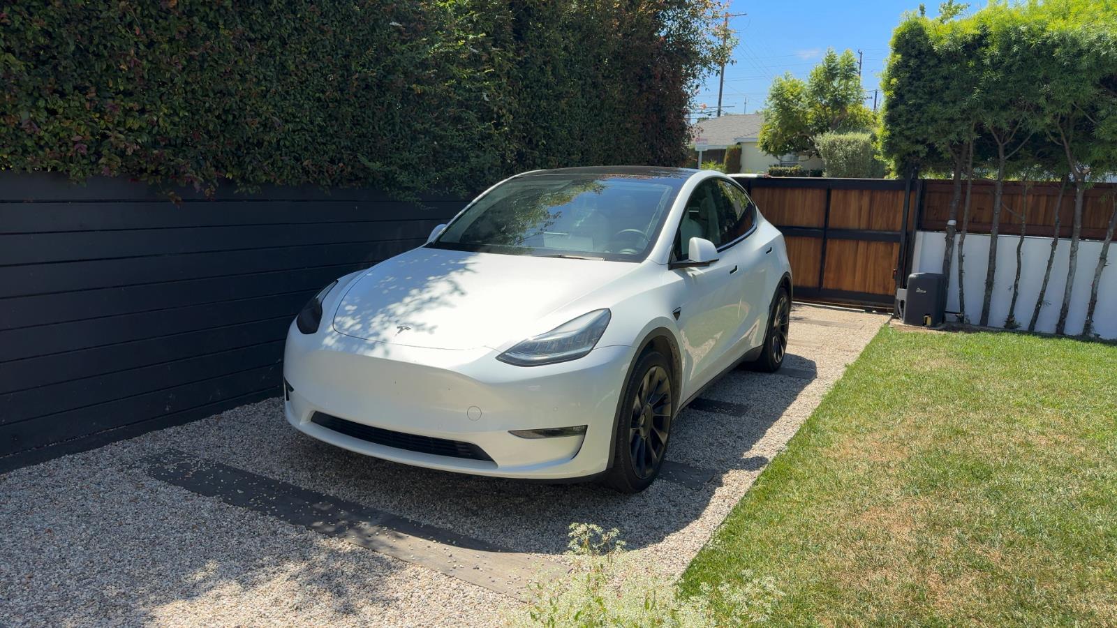 2021 Tesla Model Y Long Range Dual Motor All-Wheel Drive's photo