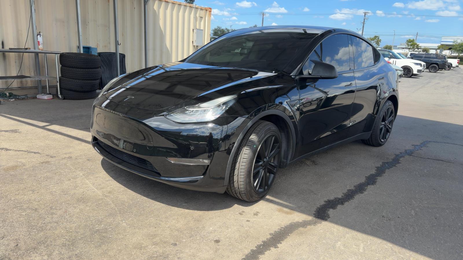 2021 Tesla Model Y Long Range Dual Motor All-Wheel Drive's photo