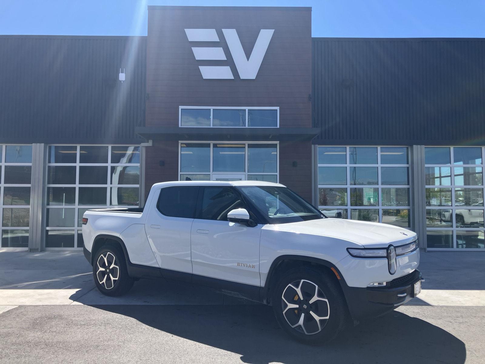 2022 Rivian R1T Adventure's photo