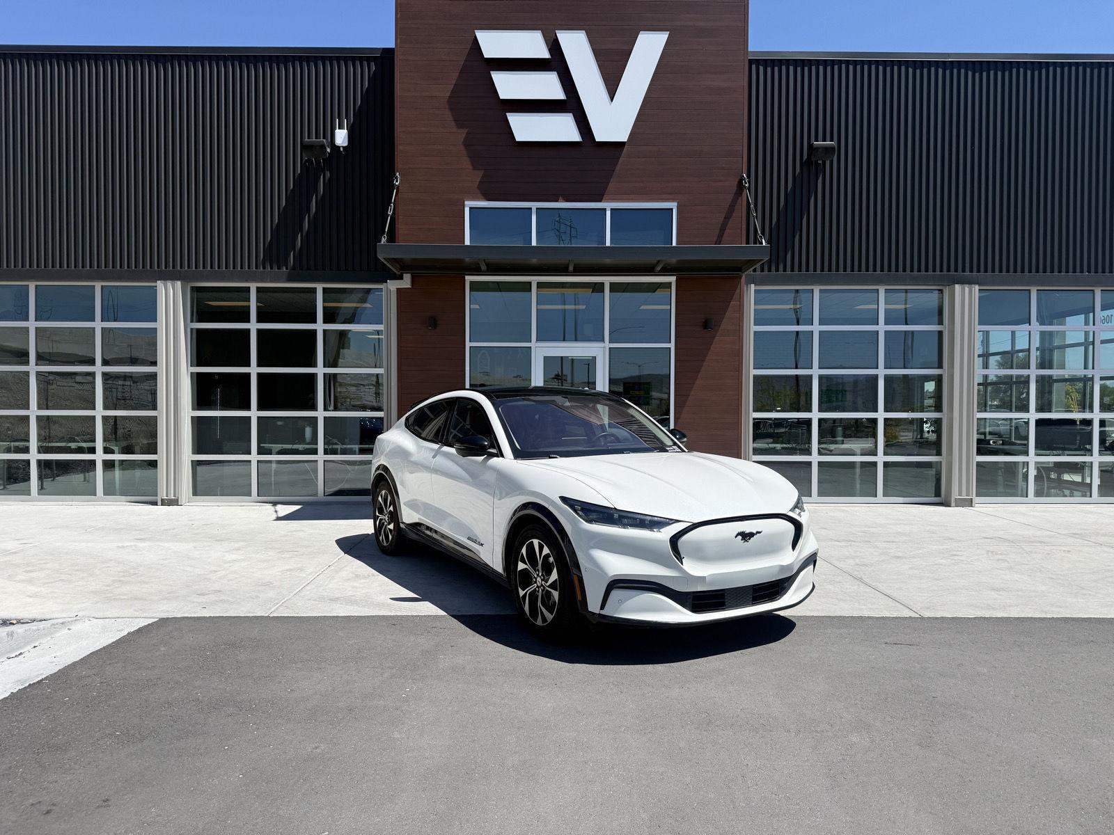 2021 Ford Mustang-Mach-e Premium's photo