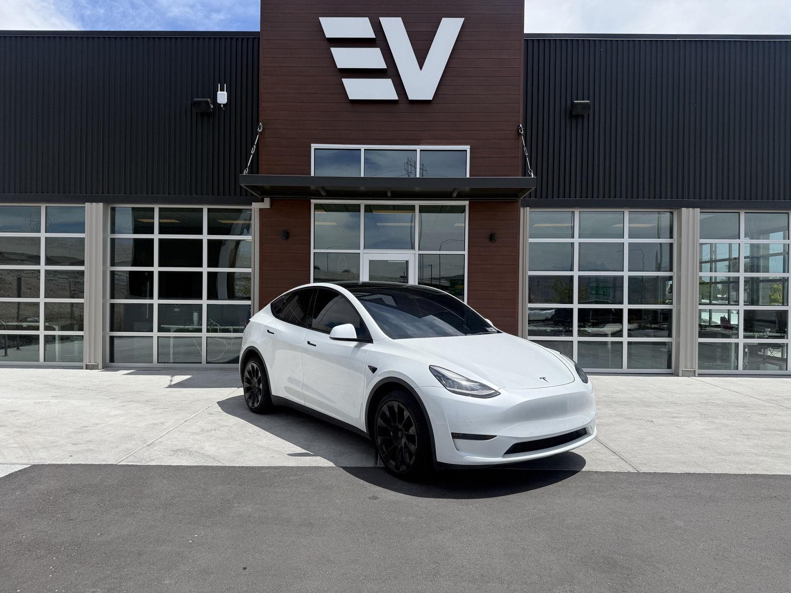 2023 Tesla Model Y Long Range Dual Motor All-Wheel Drive's photo