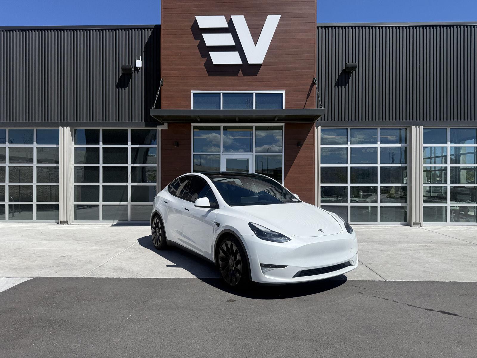 2022 Tesla Model Y Performance Dual Motor All-Wheel Drive's photo