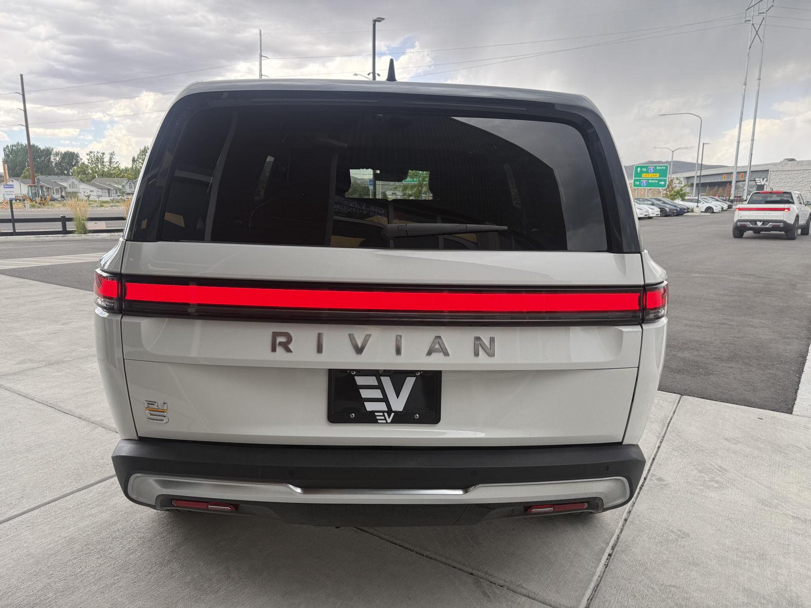 2023 Rivian R1S Adventure - Photo 7