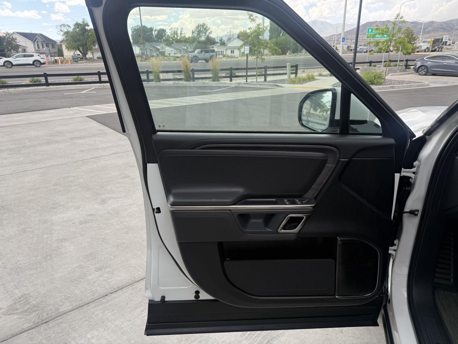 2023 Rivian R1S Adventure - Photo 11