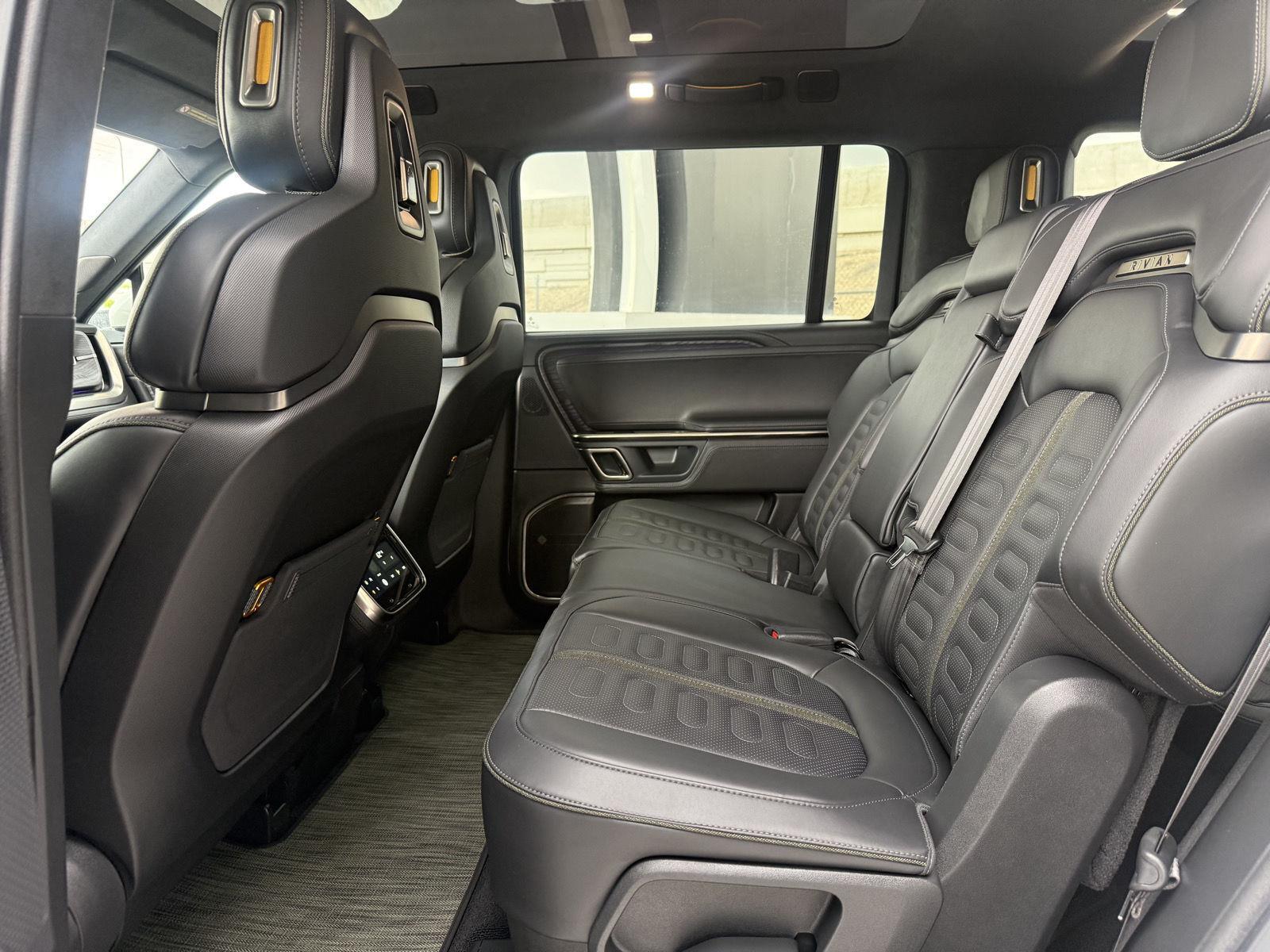 2023 Rivian R1S Adventure - Photo 16