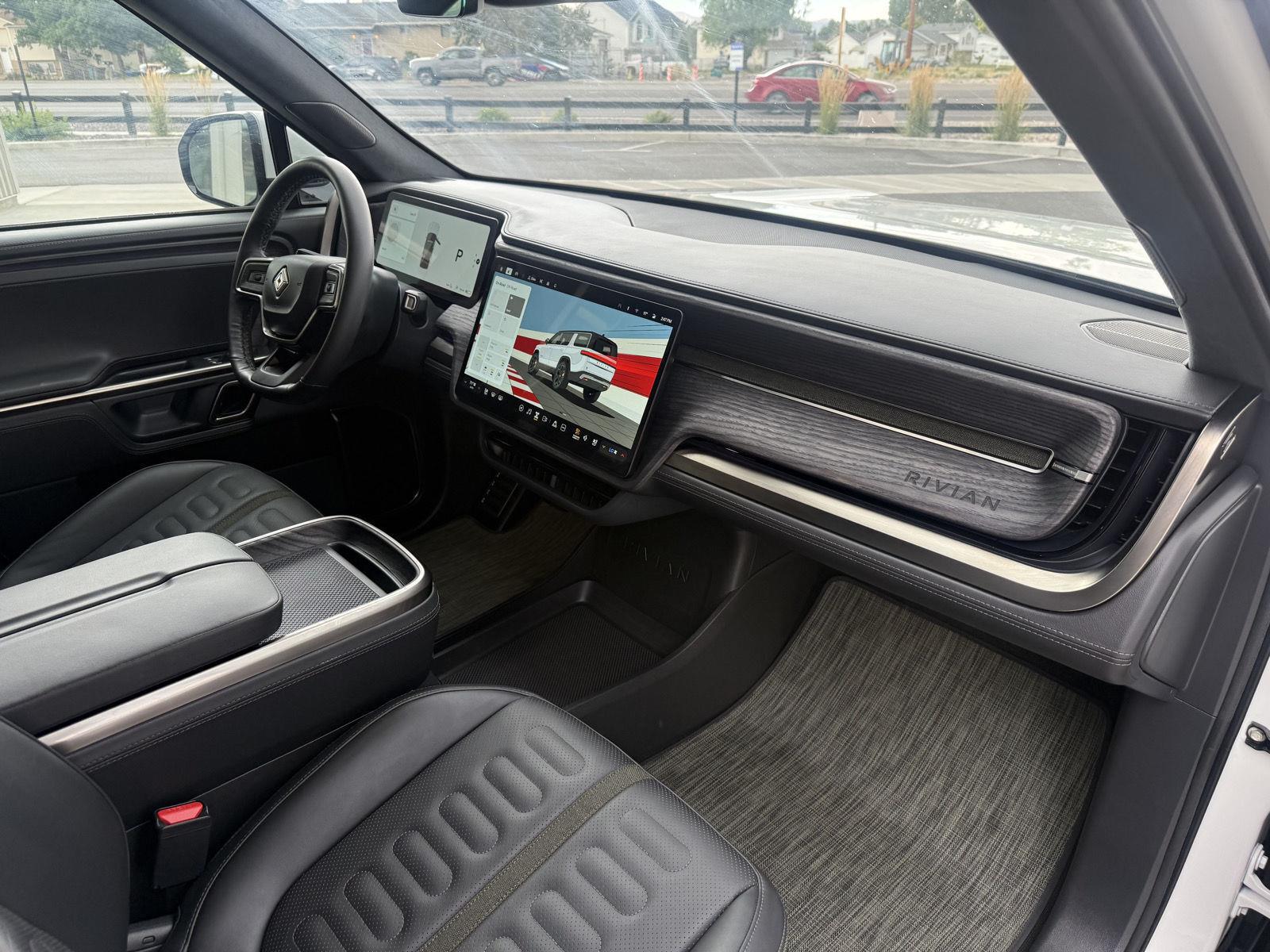 2023 Rivian R1S Adventure - Photo 24