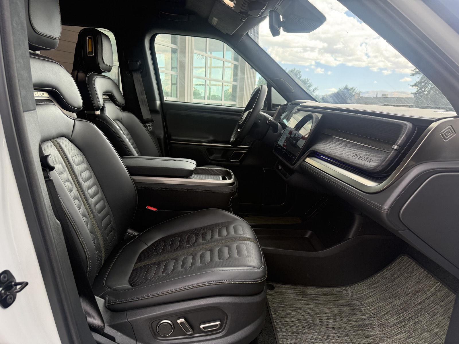 2023 Rivian R1S Adventure - Photo 25