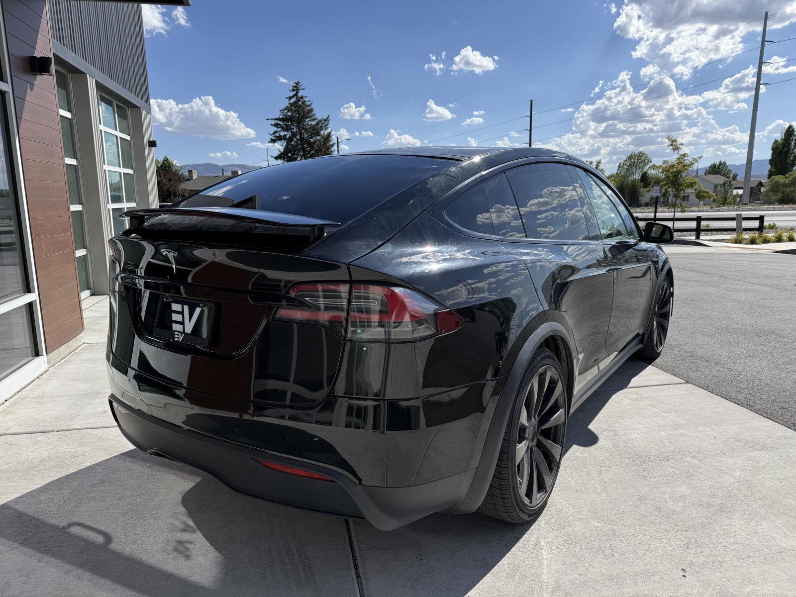 2022 Tesla Model X Plaid - Photo 8