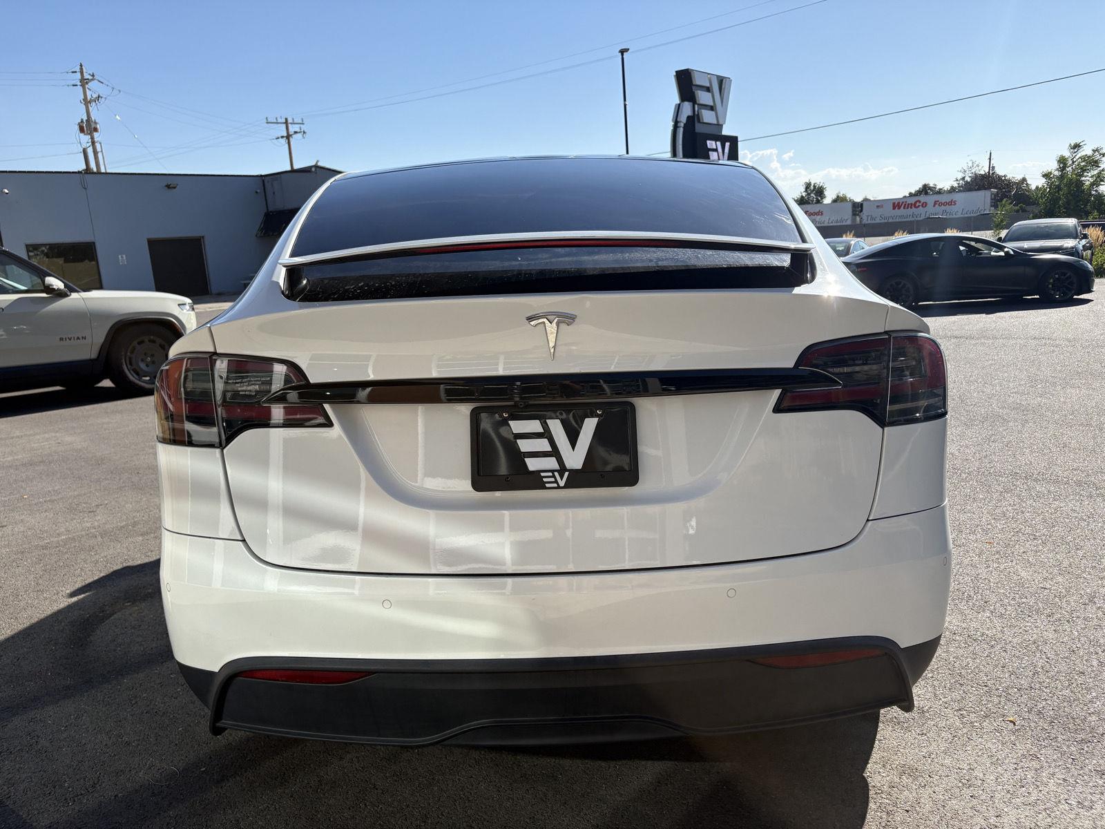 2022 Tesla Model X Long Range - Photo 7