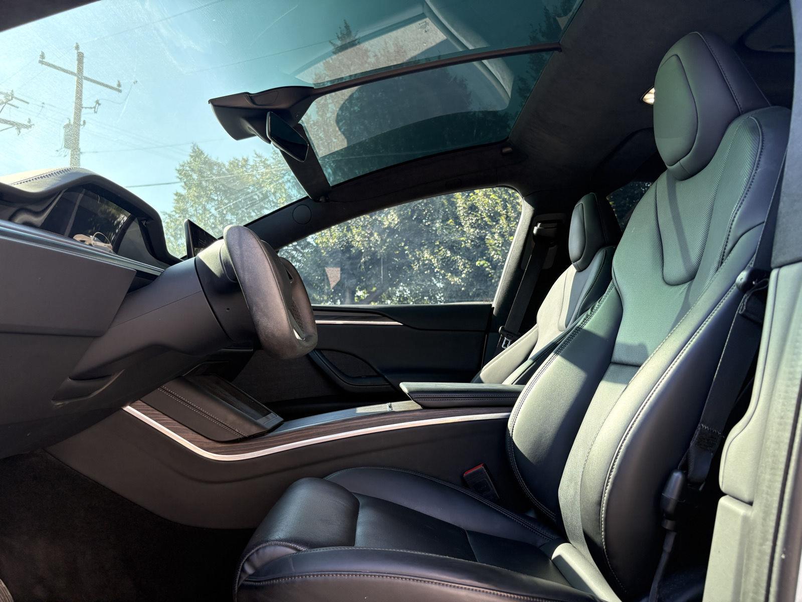 2022 Tesla Model X Long Range - Photo 14
