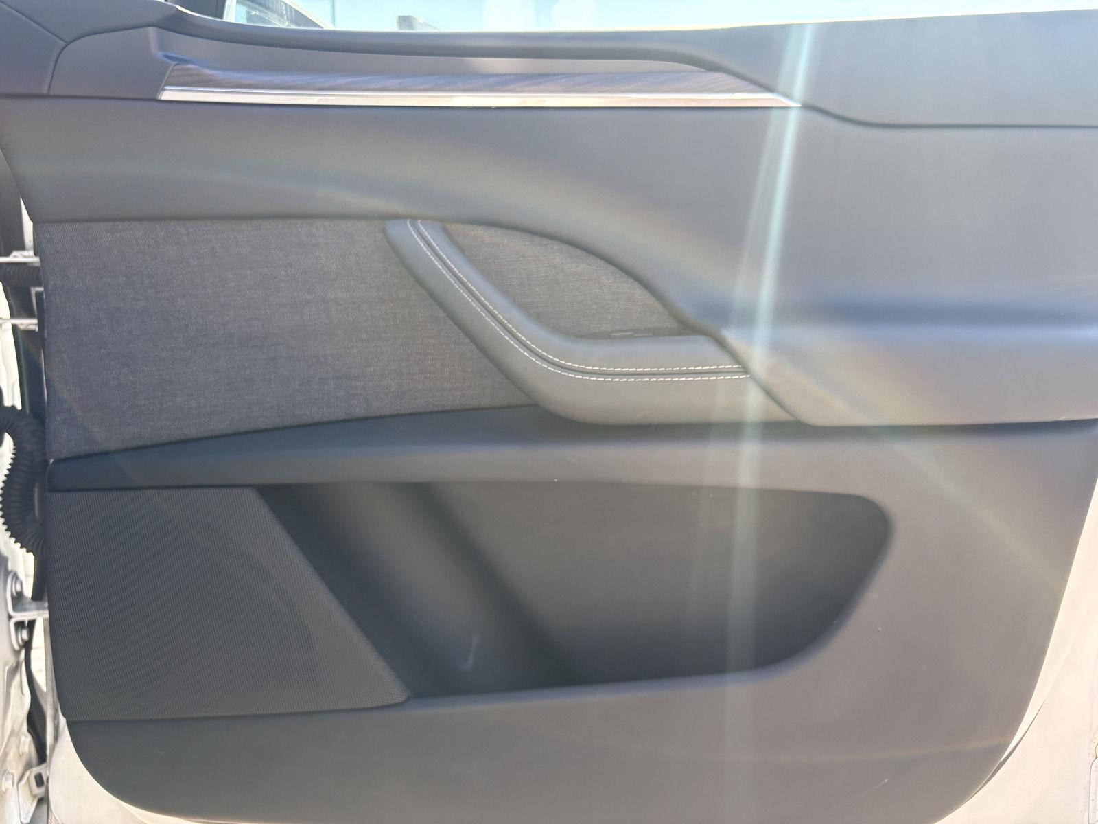 2022 Tesla Model X Long Range - Photo 21