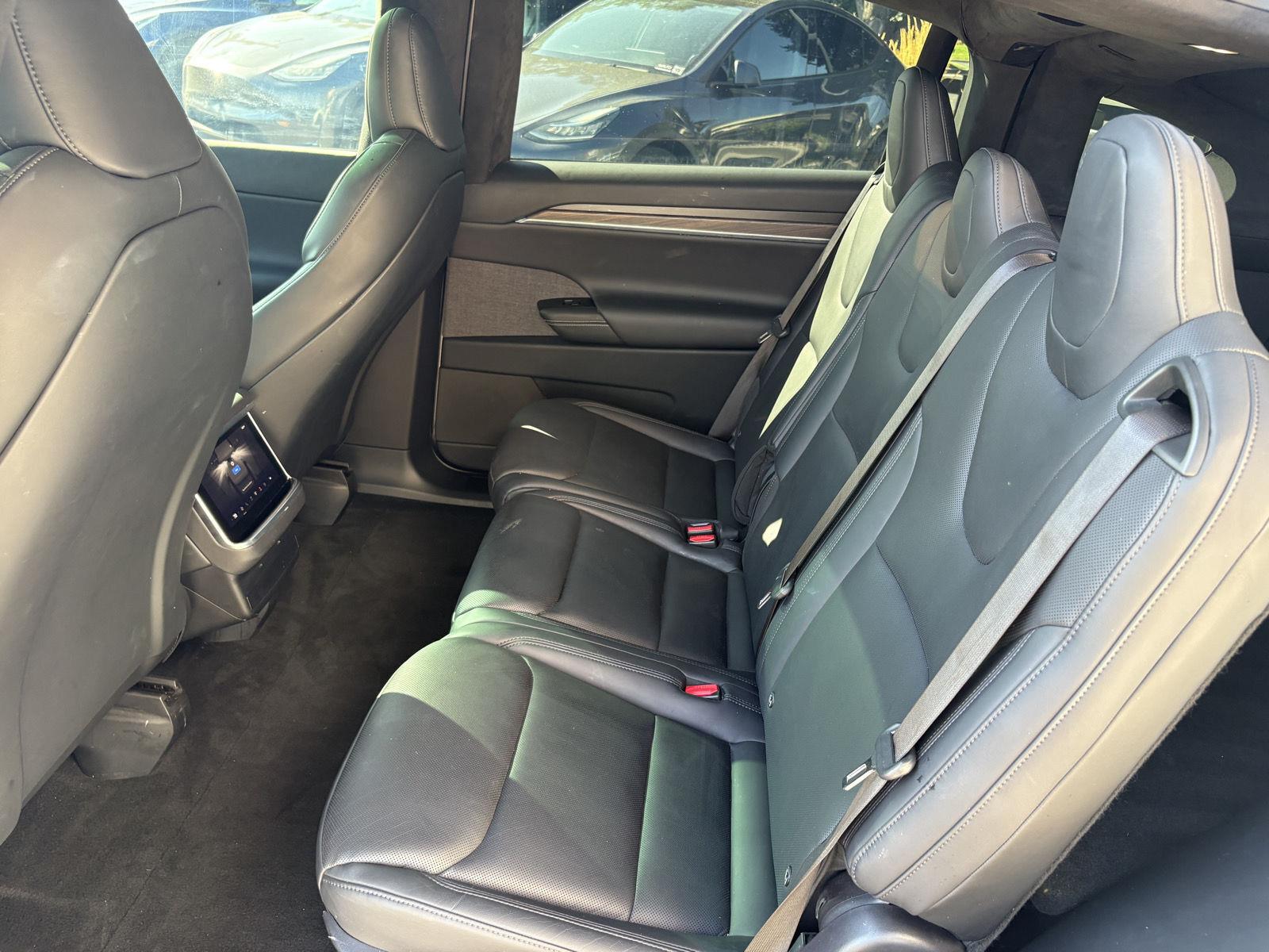 2022 Tesla Model X Long Range - Photo 16