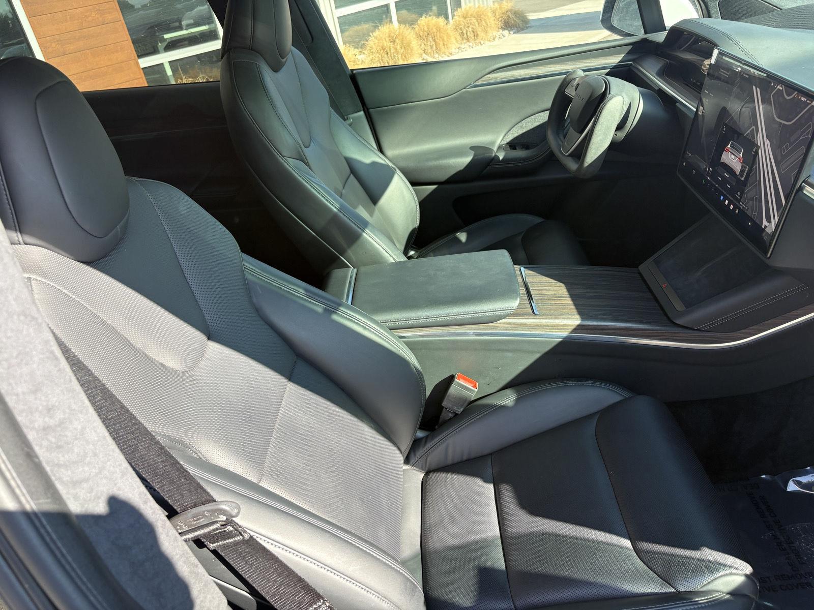 2022 Tesla Model X Long Range - Photo 23