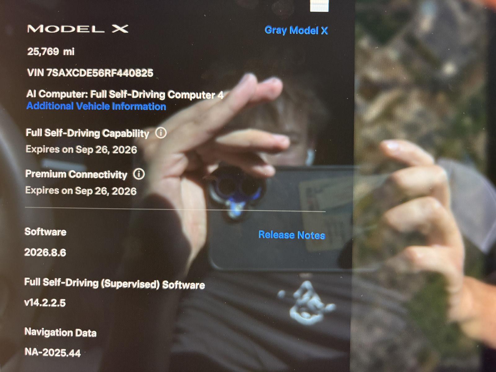 2024 Tesla Model X Long Range - Photo 11