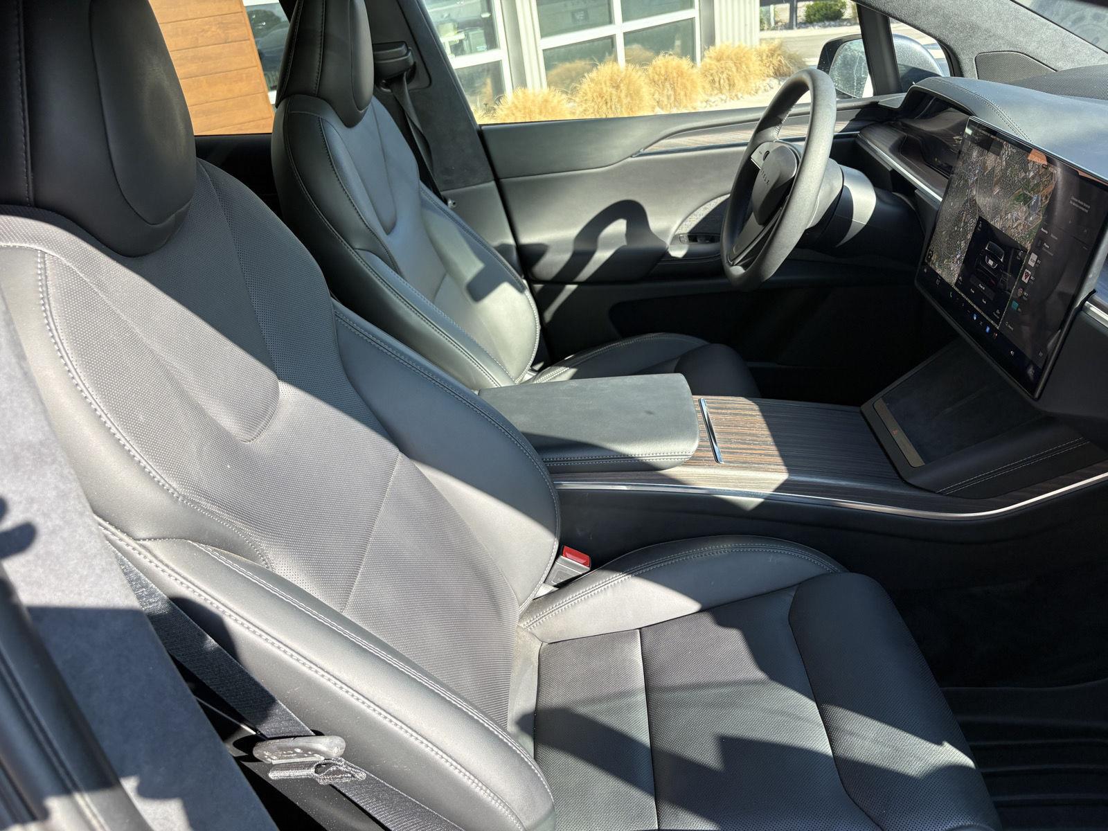 2024 Tesla Model X Long Range - Photo 21