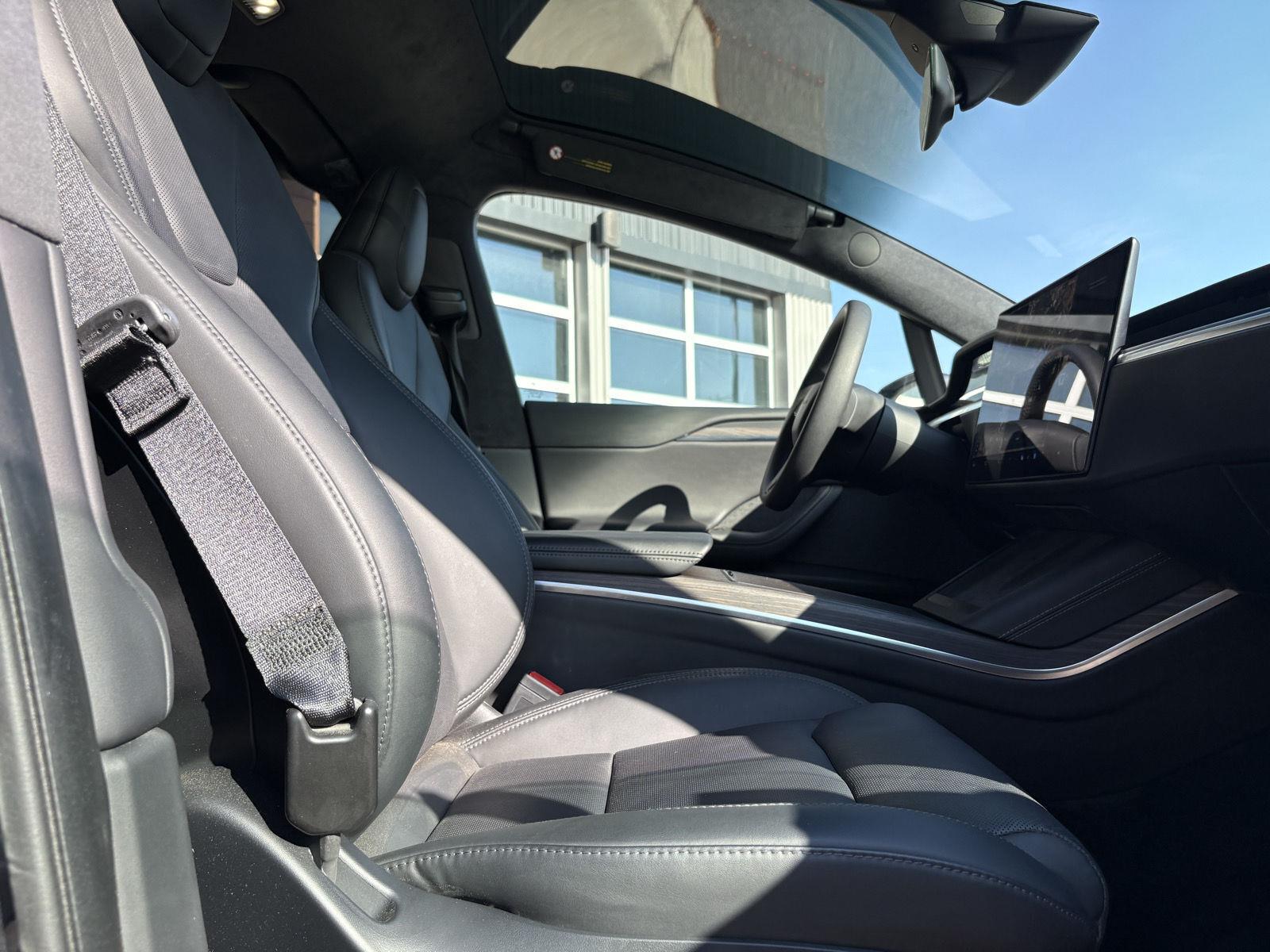 2024 Tesla Model X Long Range - Photo 22