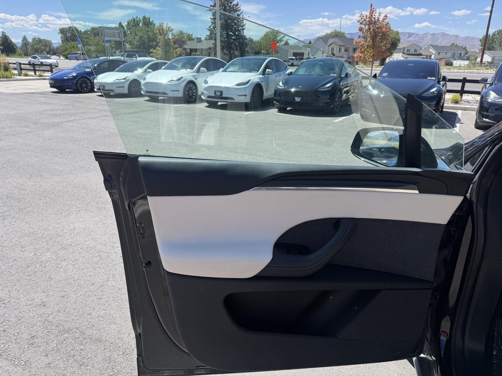 2022 Tesla Model X Plaid - Photo 11