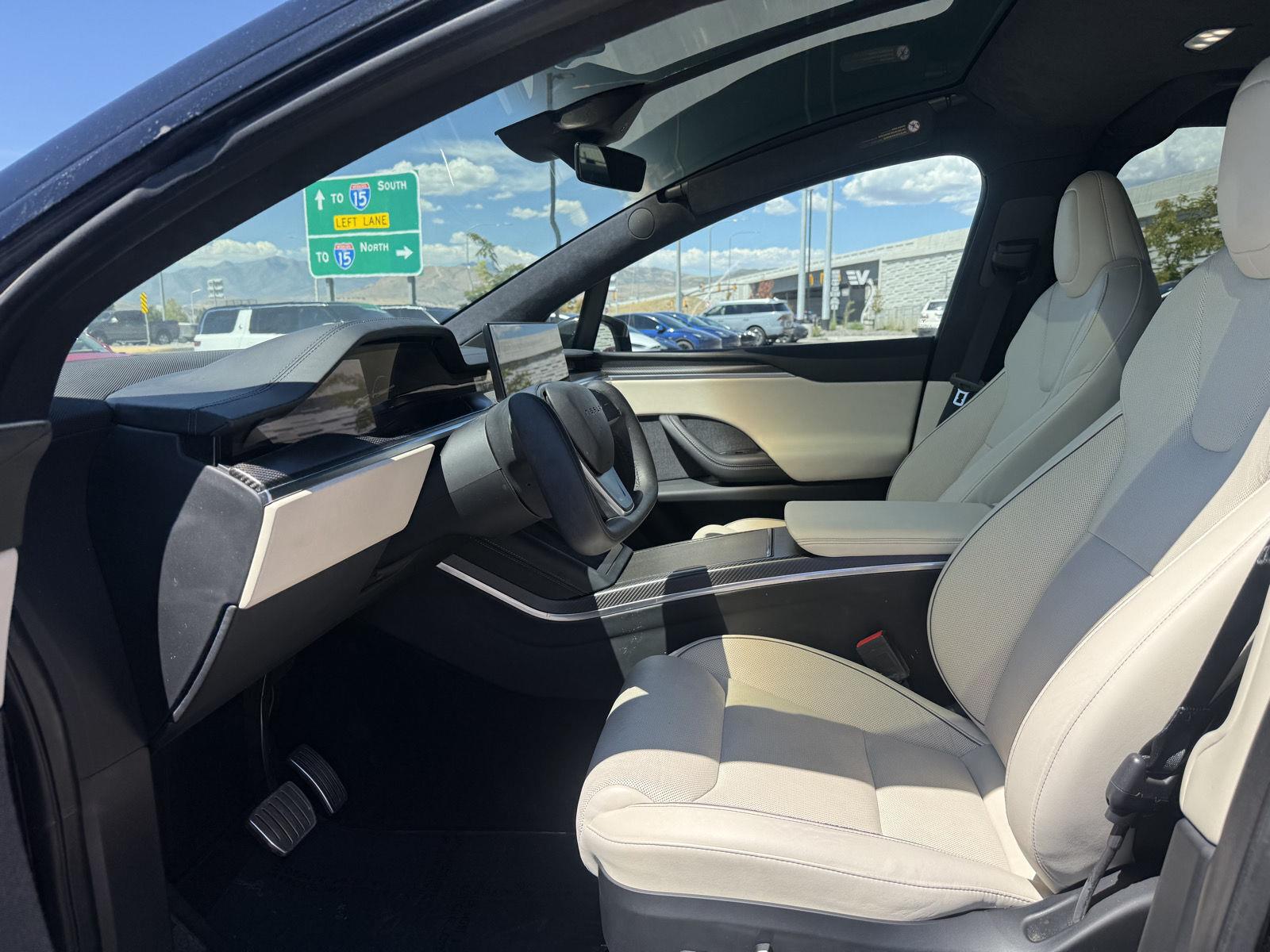 2022 Tesla Model X Plaid - Photo 13