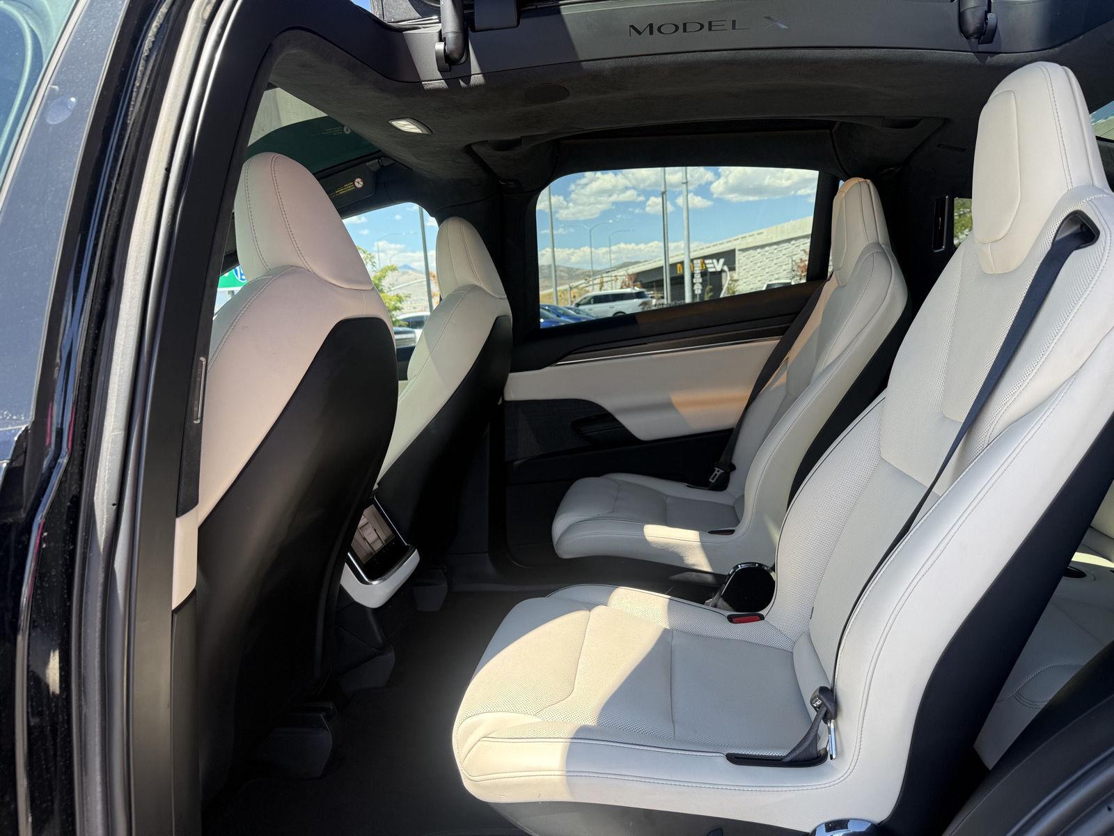 2022 Tesla Model X Plaid - Photo 16