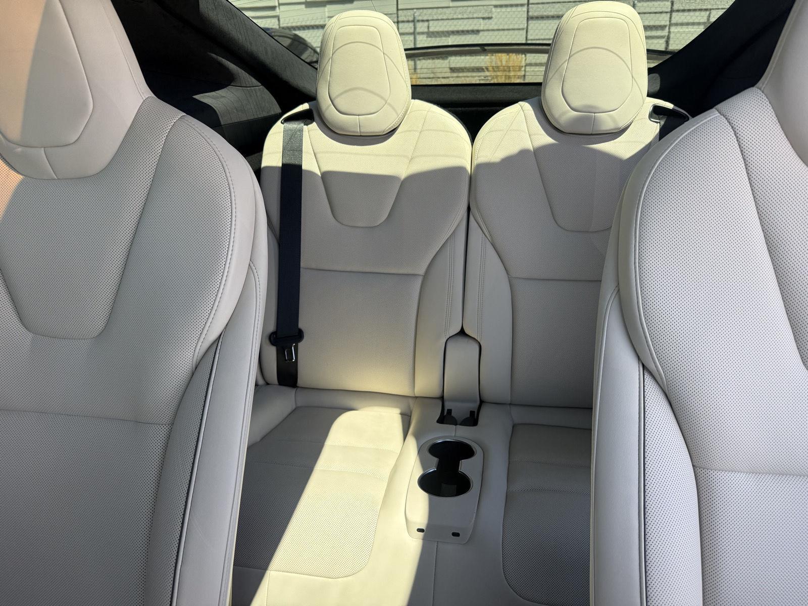 2022 Tesla Model X Plaid - Photo 17
