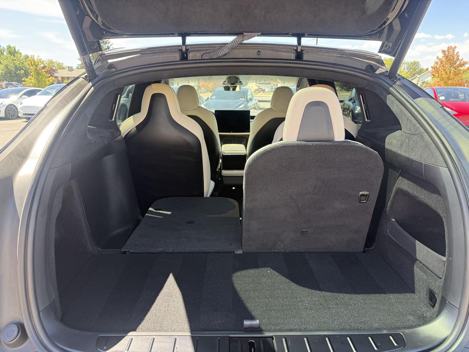 2022 Tesla Model X Plaid - Photo 18