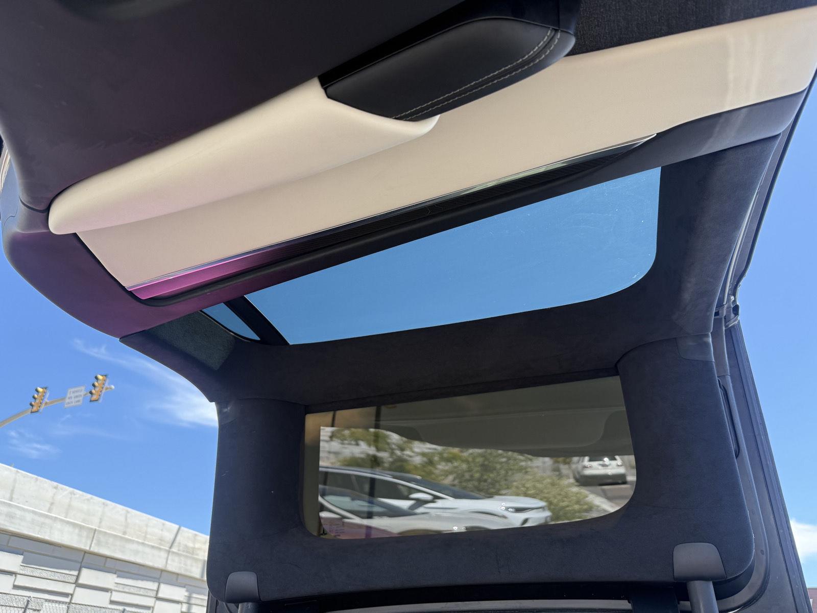 2022 Tesla Model X Plaid - Photo 19