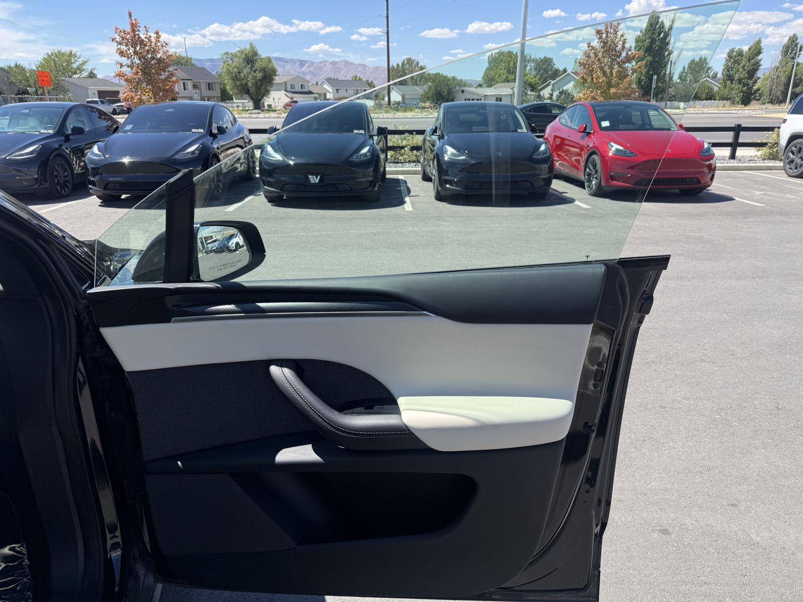 2022 Tesla Model X Plaid - Photo 23