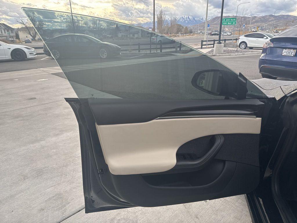 2021 Tesla Model S Plaid - Photo 11
