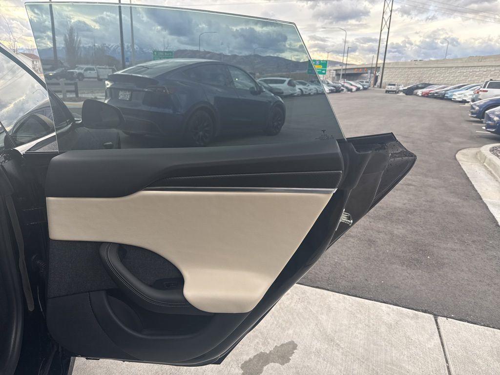 2021 Tesla Model S Plaid - Photo 18