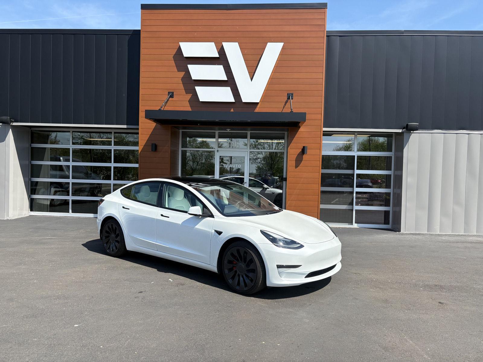 2023 Tesla Model 3 Performance's photo