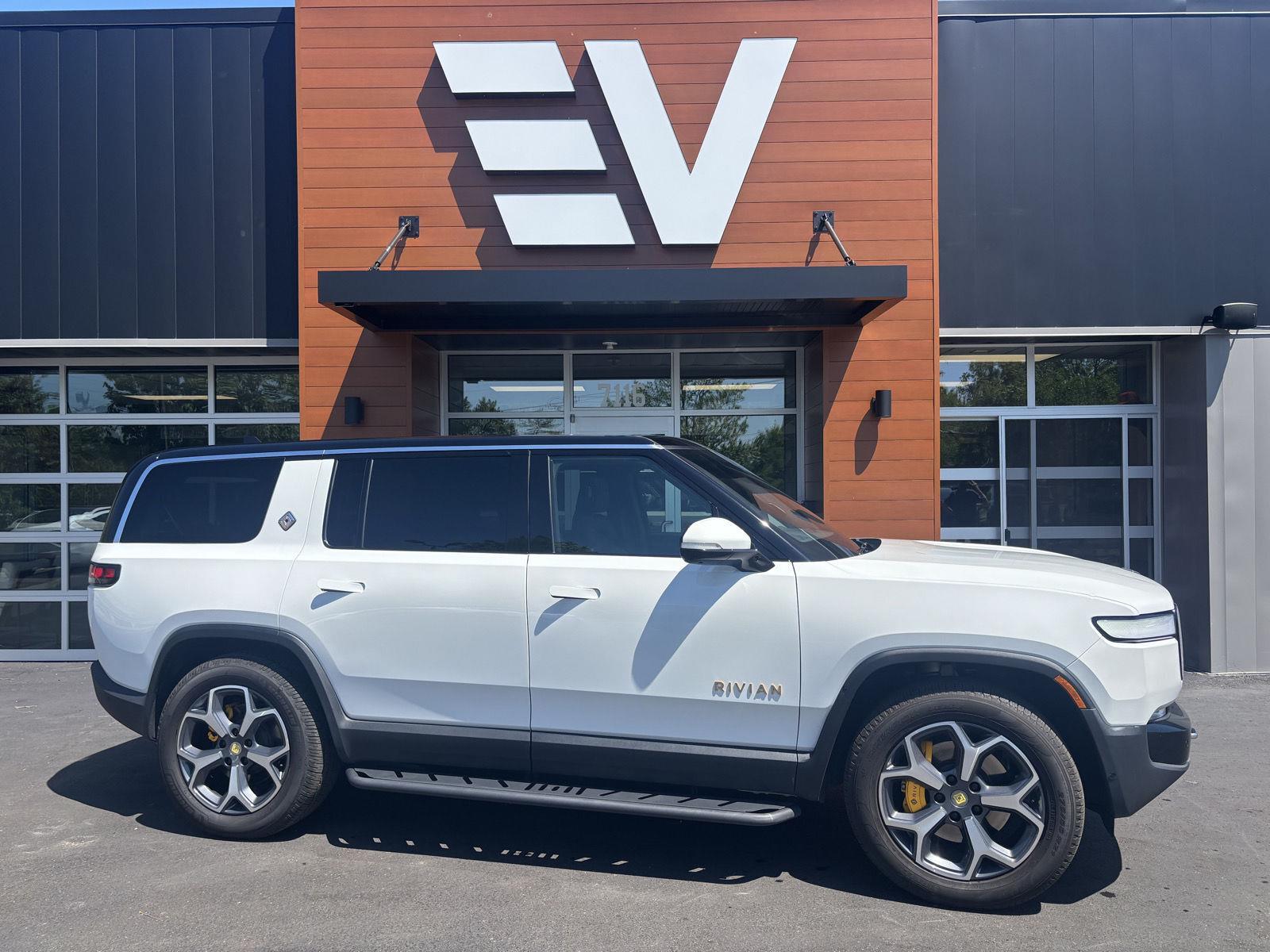2023 Rivian R1S Adventure