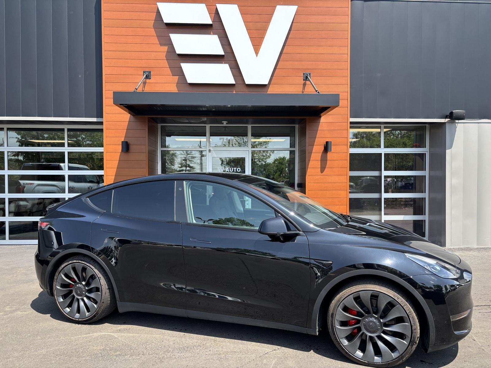 2023 Tesla Model Y Performance Dual Motor All-Wheel Drive's photo
