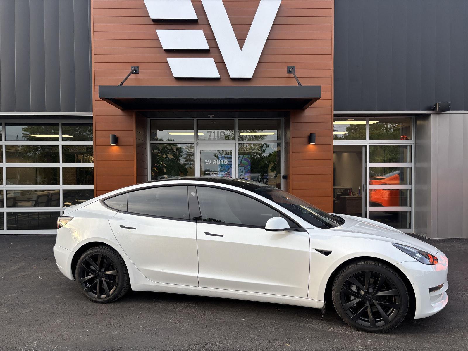 2022 Tesla Model 3 Long Range Dual Motor All-Wheel Drive's photo