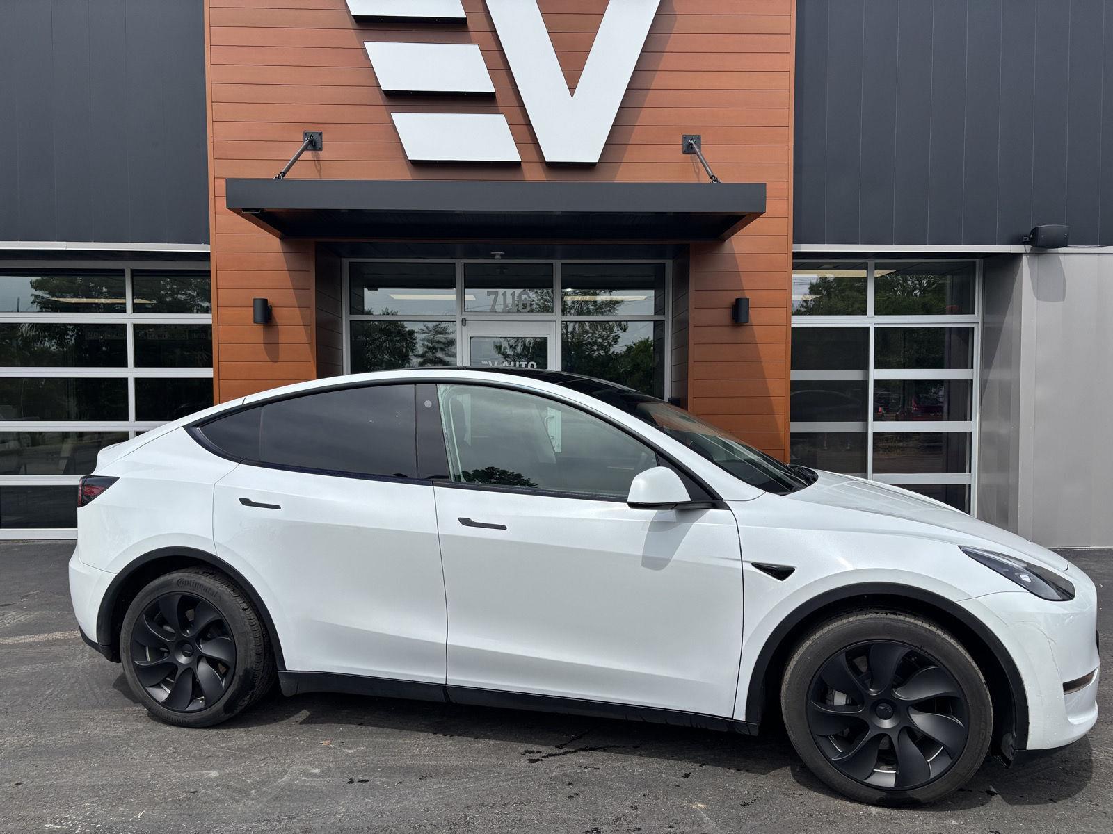 2023 Tesla Model Y Long Range Dual Motor All-Wheel Drive's photo