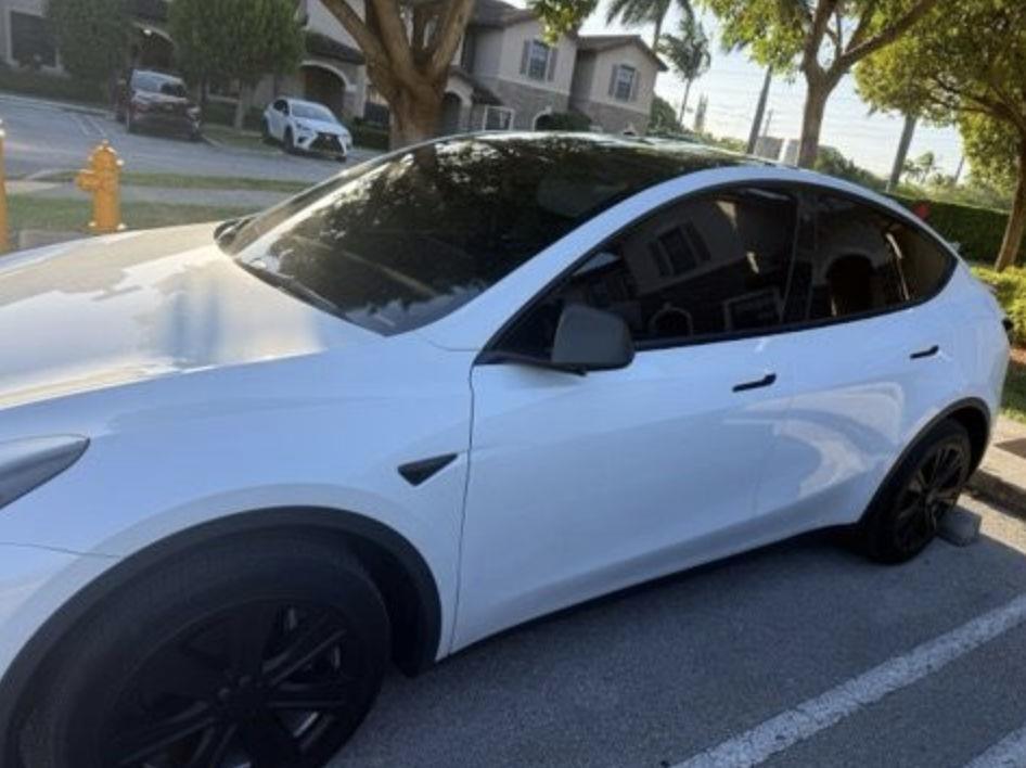 2023 Tesla Model Y Long Range Dual Motor All-Wheel Drive's photo