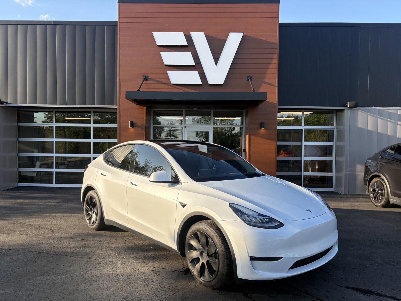 2023 Tesla Model Y Long Range Dual Motor All-Wheel Drive's photo