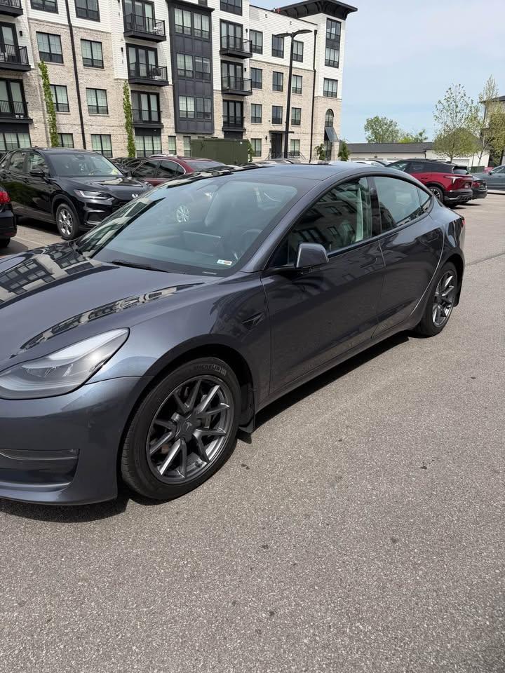 2022 Tesla Model 3 Long Range Dual Motor All-Wheel Drive's photo