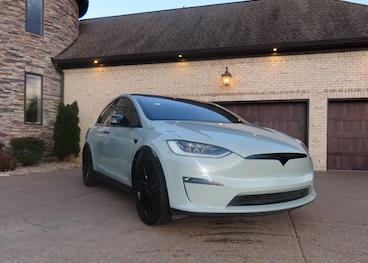 2022 Tesla Model X Long Range's photo