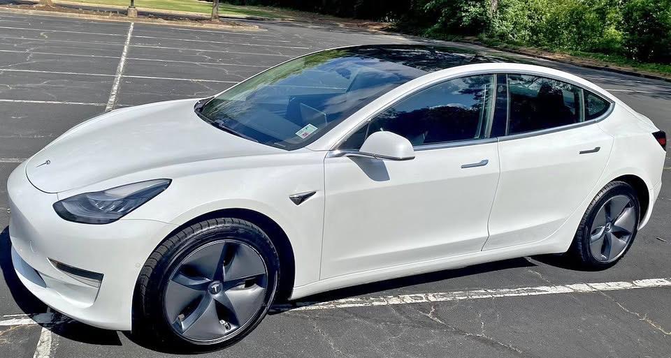 2019 Tesla Model 3 Standard Range Plus's photo